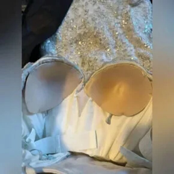 Ian Stuart wedding dresss flamenco 8 - Picture 6 of 11